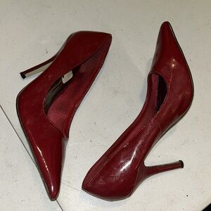 Chic Red Pointed Toe Heels